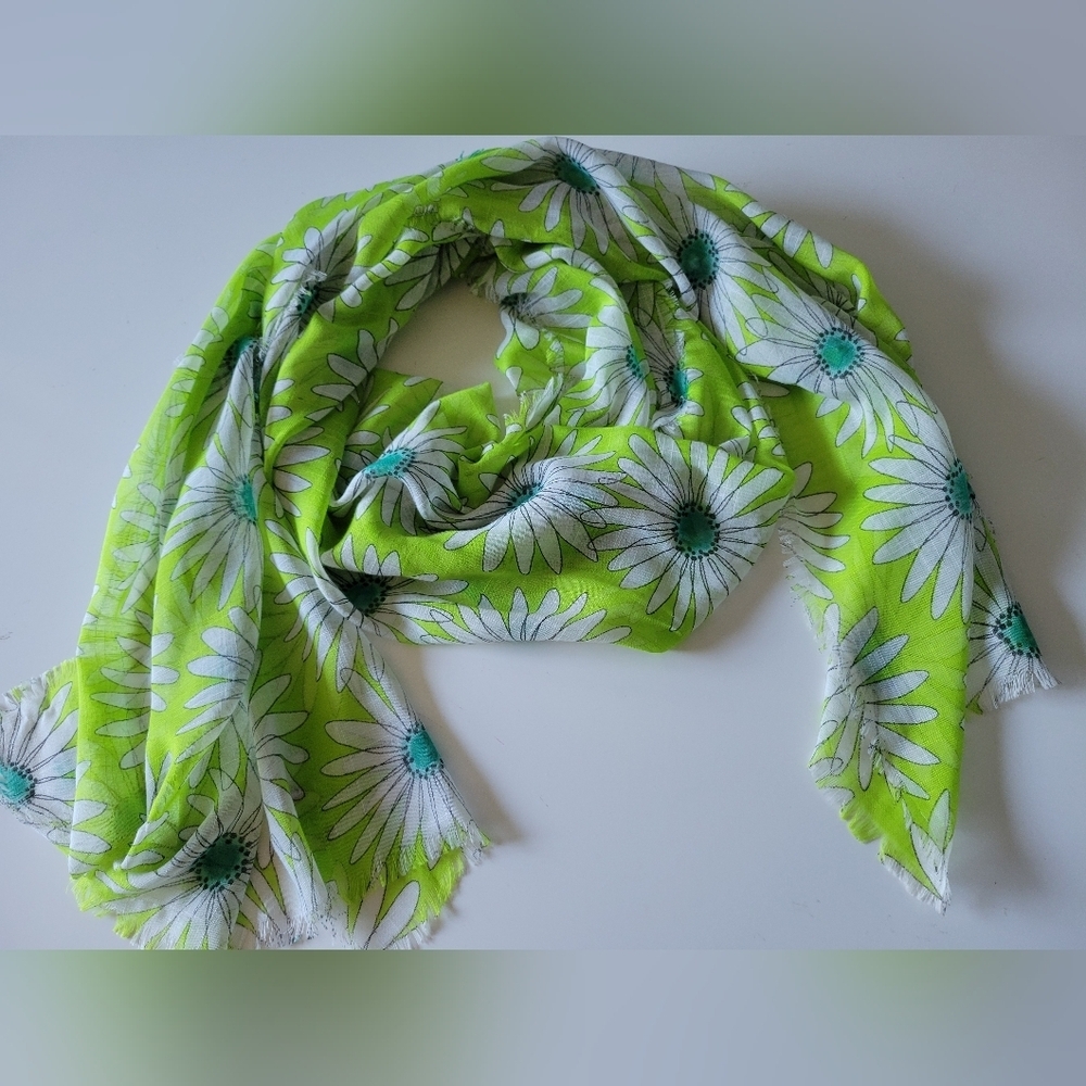 Echo Floral Print Green Scarf 80.5 "X 24"